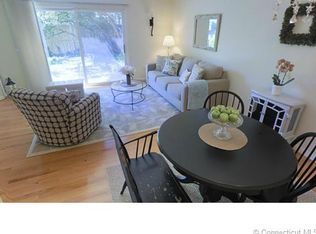 21 Salem Walk, Milford, CT 06460