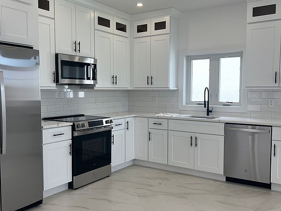 3rd image of 106 Wieland Ave #2