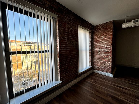 2nd image of 509 Delaware St APT 303
