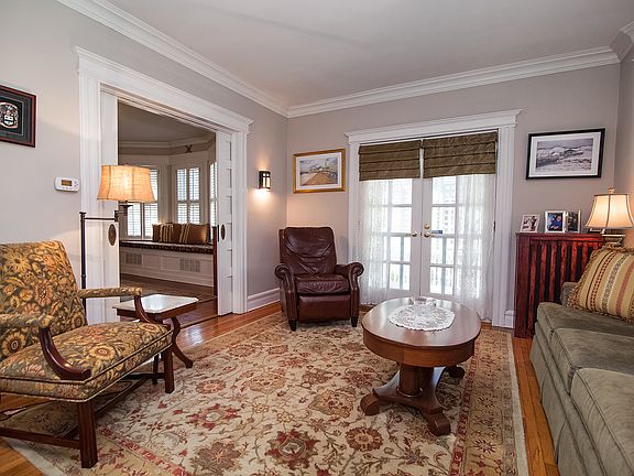 5th image of 447 Elmwood Ave