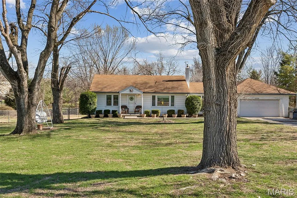 2275 Charbonier Rd photo 1