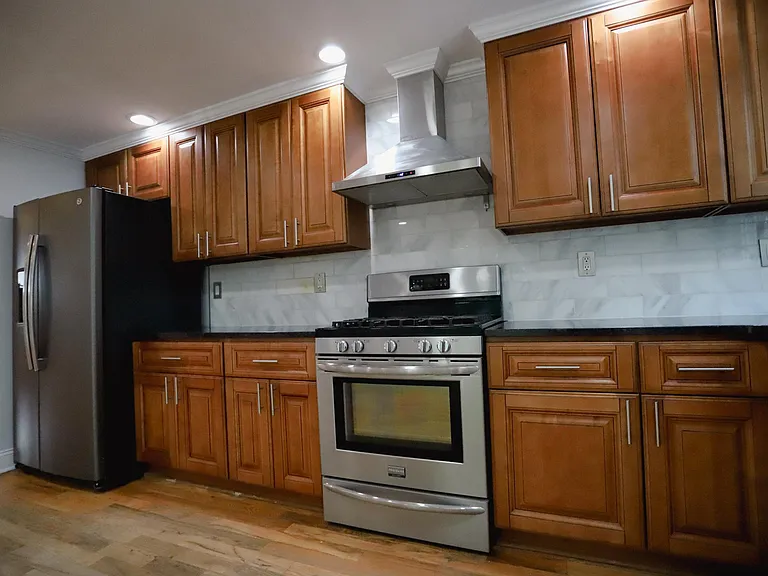 121 Alverstone Rd — Photo 9