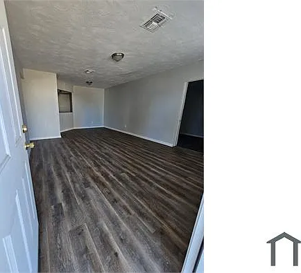 4 bed, 1710 sqft, $2,350 — Photo 2