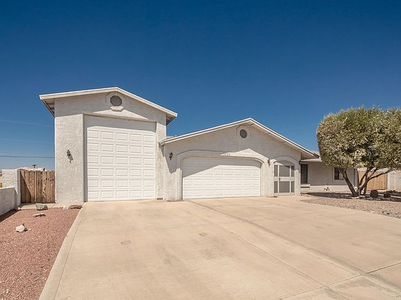 2nd image of 3535 Clearwater Dr