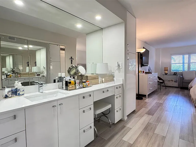 5100 N Ocean Blvd #313 — Photo 9
