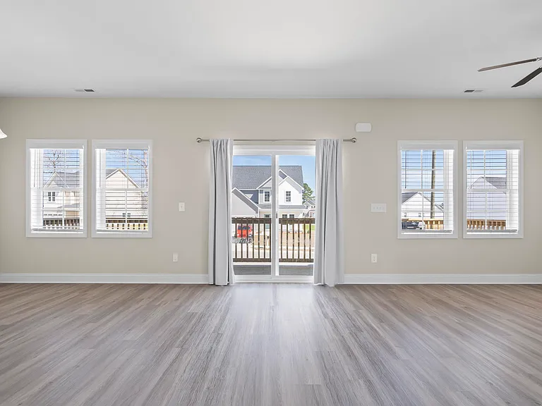208 Broadleaf Dr — Photo 10