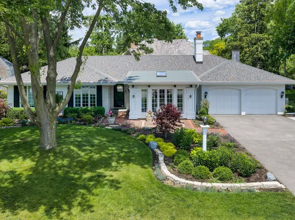1224 Ridgewood Dr, Northbrook, IL 60062