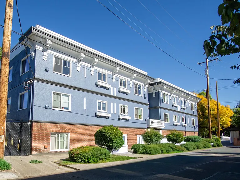 2943 SE Alder St #4 — Photo 2