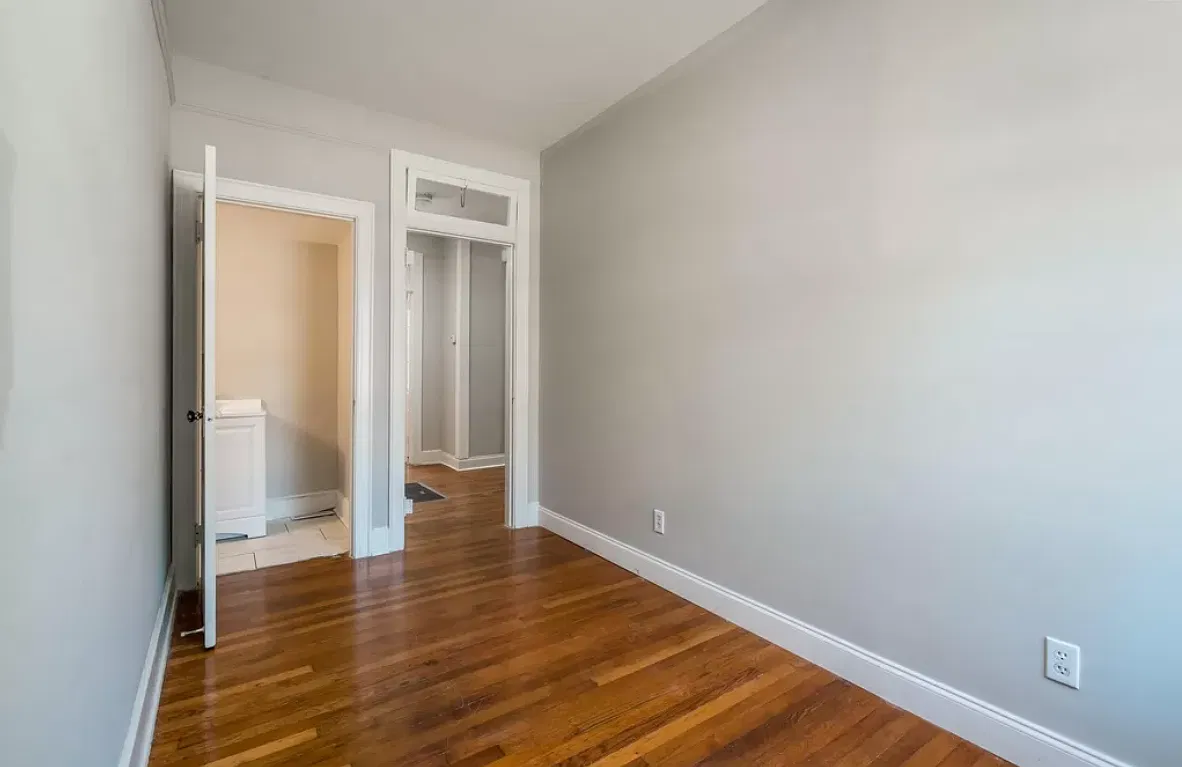 2 bed, 1.5 bath, 875 sqft, $1,795 — Photo 2