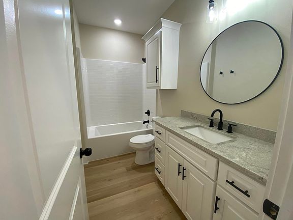 4th image of 436 Omaha St #102