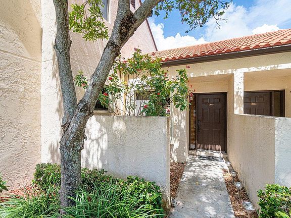3rd image of 18 Via De Casas Sur APT 102