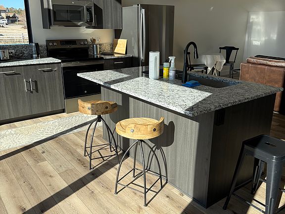 3rd image of 6175 Highland Dr #1