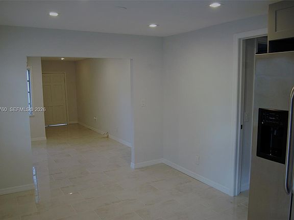4th image of 2140 SW 25th St #2140