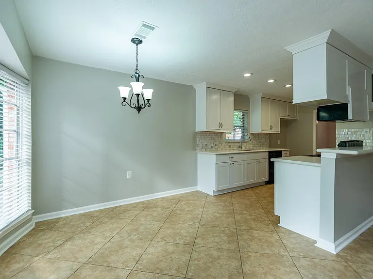 7403 Tall Pines Dr — Photo 11