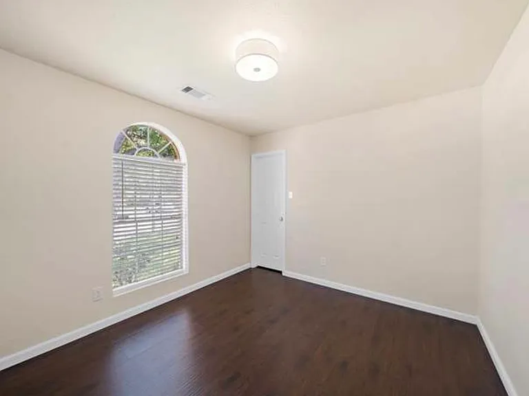 Branching Oak Ct — Photo 19