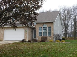 651 Chesapeake Ct, Hermitage, PA 16148