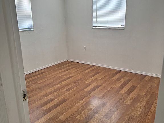 4th image of 3235 Primrose Dr