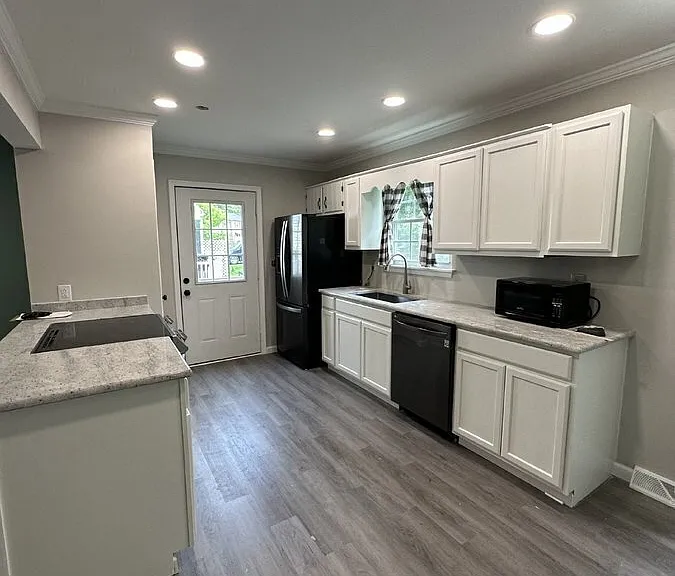 2384 Whitney Ct — Photo 3