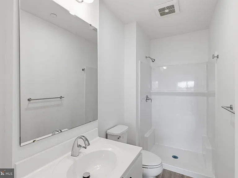 915 N Broad St #604 — Photo 21