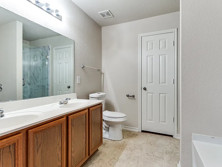 1145 Maplewood Ln — Photo 23