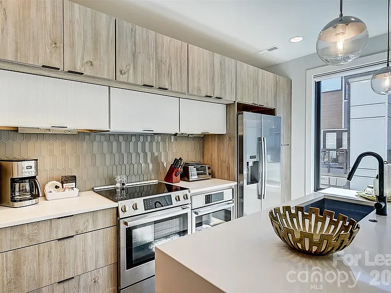 1208 Minter Pl — Photo 8