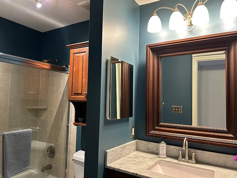 427 W 8th St #101 — Photo 8