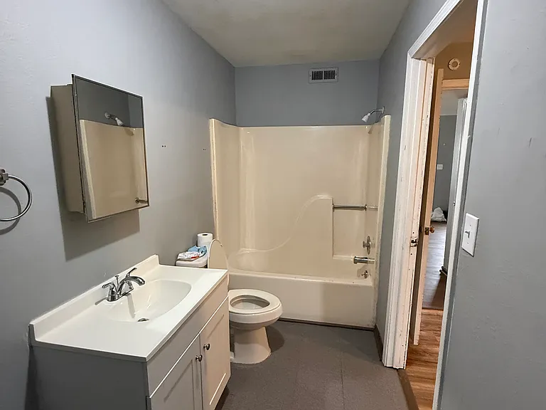 806 Pond St — Photo 7