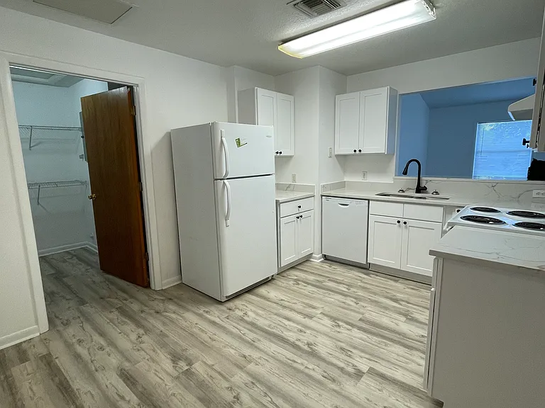 1839 Park Manor Dr — Photo 4
