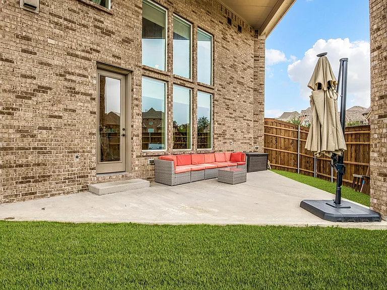 10404 Bartlett Dr — Photo 33