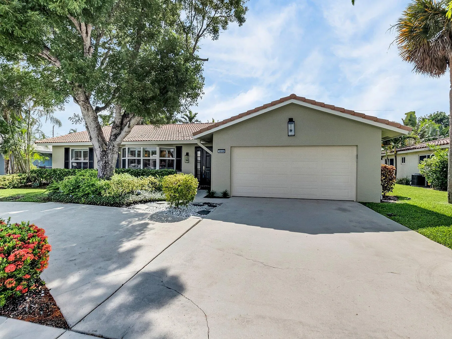 3 bed, 2.5 bath, 1884 sqft, $6,500 — Photo 2