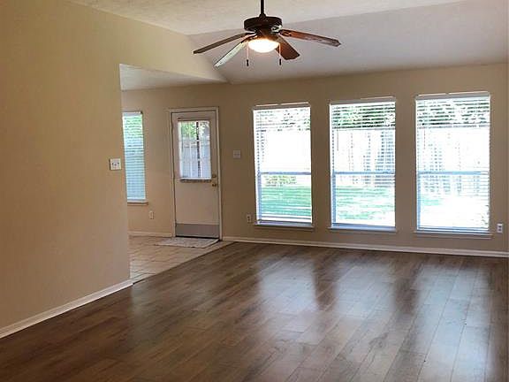 5th image of 18306 Willow Moss Dr