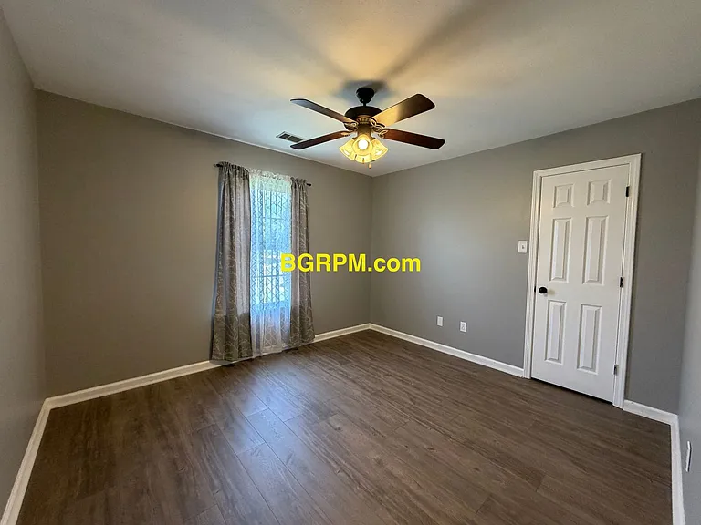 113 Corbin Cir — Photo 8