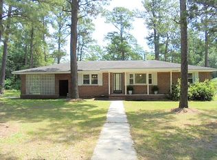 136 Ballards Ln, Burgaw, NC 28425