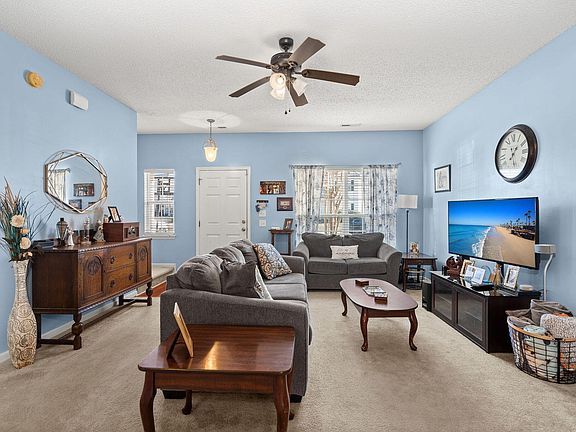 5th image of 120 Black River Dr