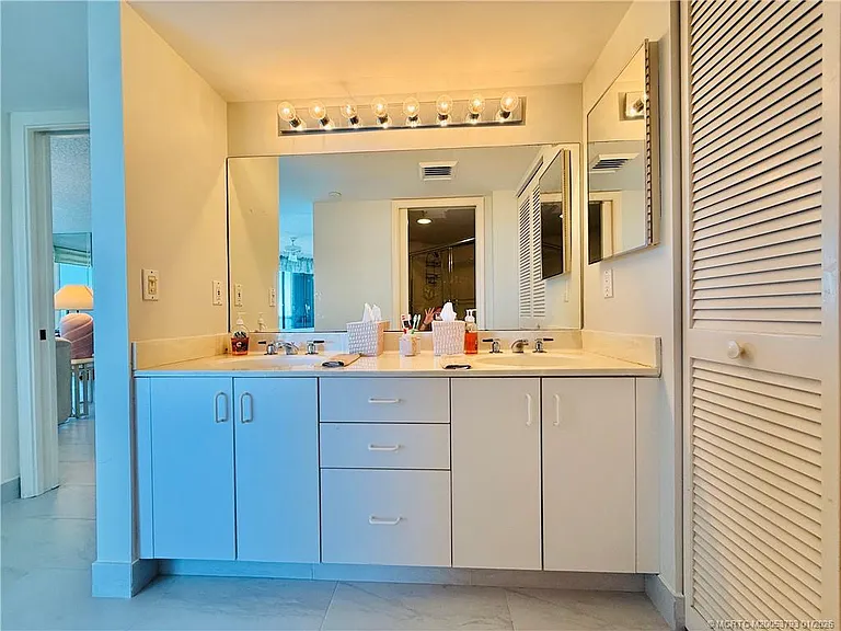 8800 S Ocean Dr #806 — Photo 35