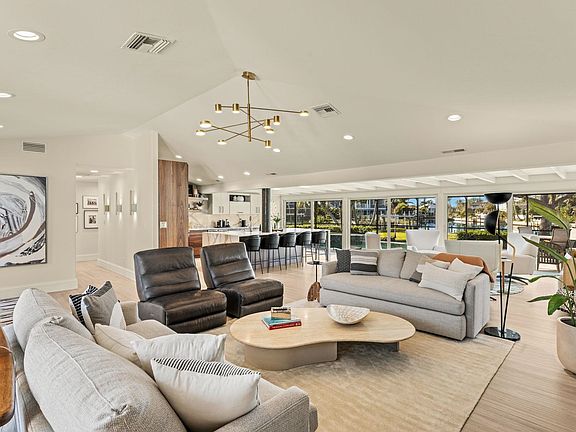4th image of 985 Oyster Ct