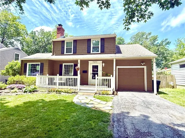 7632 Oak St, Kansas City, MO 64114
