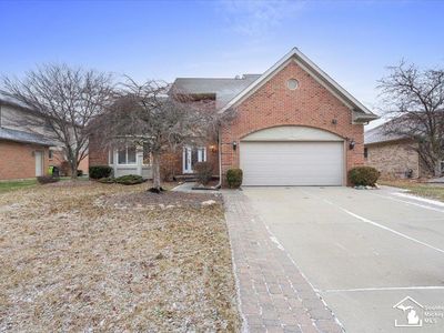 27196 Hawthorne Blvd, Flat Rock, MI, 48134