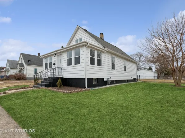 1204 Victoria Ave, North Chicago, IL 60064