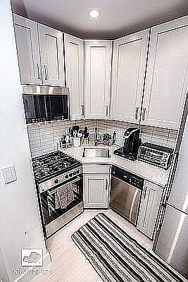 1st image of 141 2nd Ave APT 6