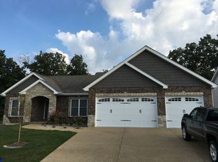 631 Castle Ridge Dr, Wentzville, MO 63385