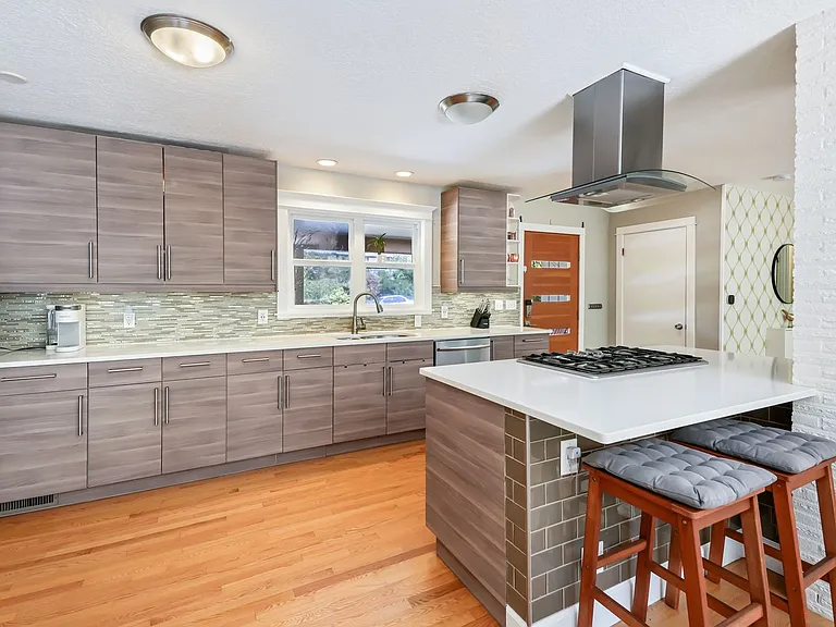 5530 SW Logan Ct — Photo 16