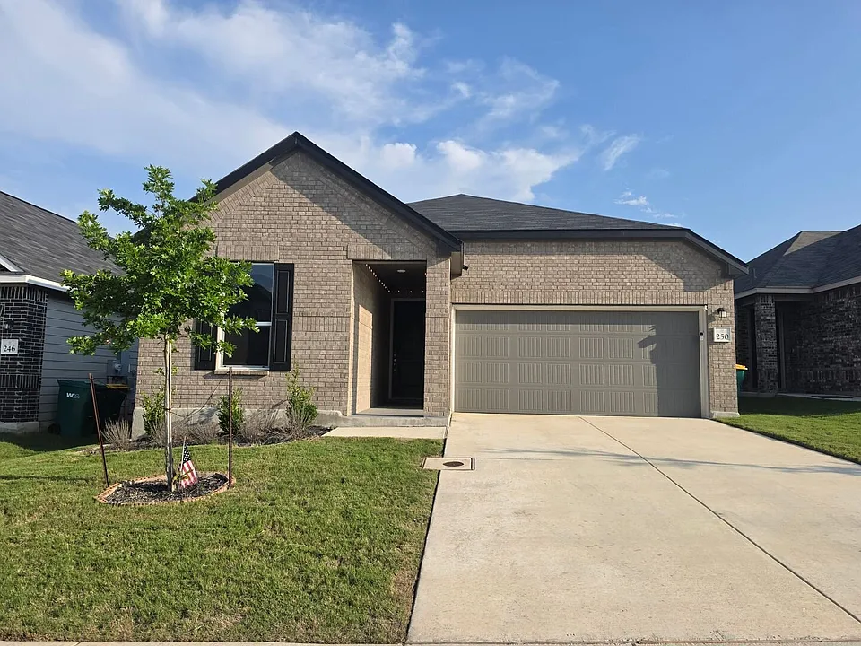 250 W Flowing River Dr