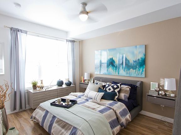 4th image of 1580 N Pennsylvania St #121