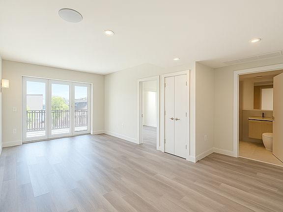 2nd image of 880 Rogers Ave Unit 5B