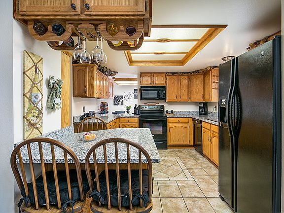 4th image of 1043 Deer Creek Ln