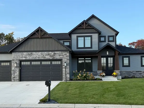 15111 Gossamer Trl, Granger, IN 46530