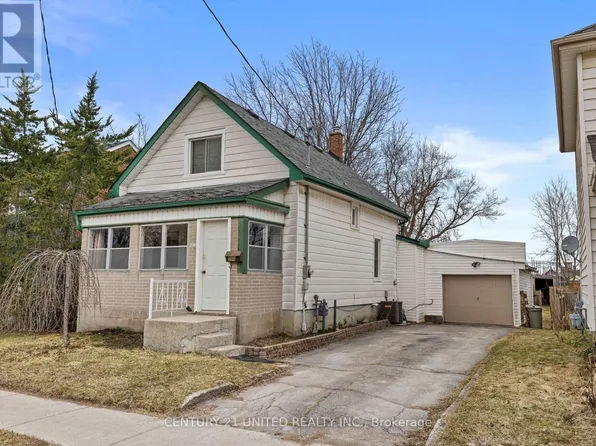 296 McGill St #1, Peterborough, ON K9J 1W5