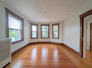 16 Montgomery St #1, Cambridge, MA 02140