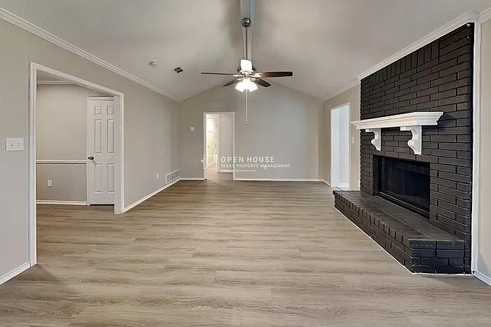 3 bed, 2.0 bath, 1370 sqft, $1,950 — Photo 4